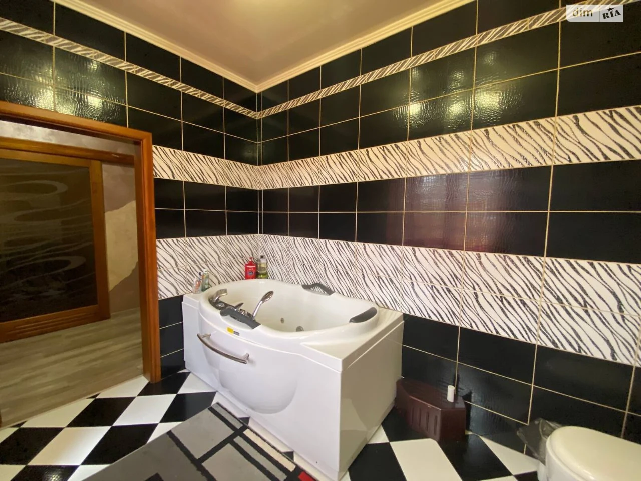 Country House for Sale