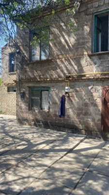 2-story house in Central District. Bonus + Mercedes car.