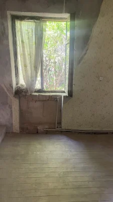 2-story house in Central District. Bonus + Mercedes car.