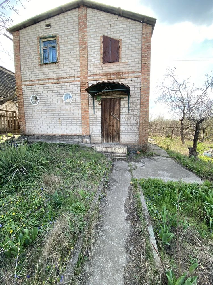 Продаю Дачу с двух этажный домом и гаражом 15 соток