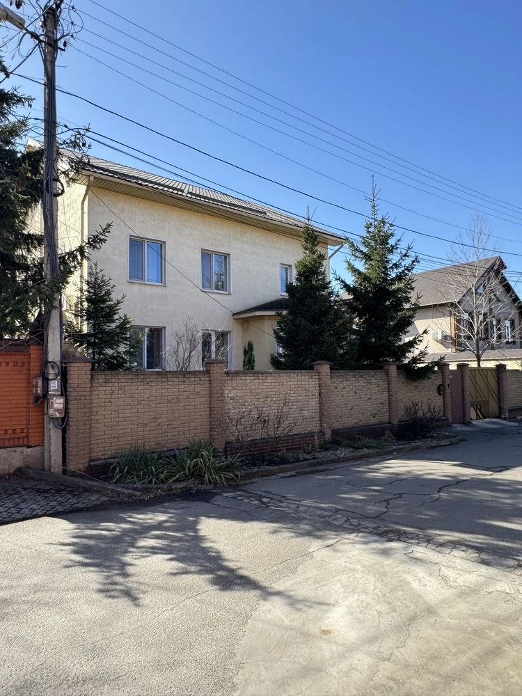 Продаж розкішного будинку, площа 319 м.кв, з ремонтом та технікою