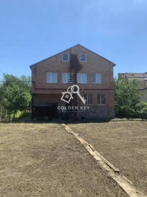 House for sale with access to a park in Pokrovsky district
