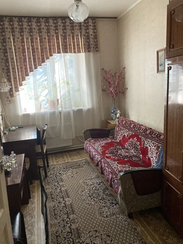 For sale: House with a shop (commercial property) in a city area