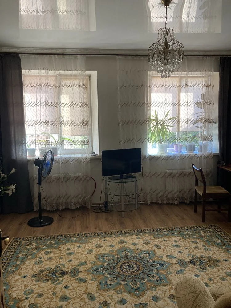 For sale: House with a shop (commercial property) in a city area