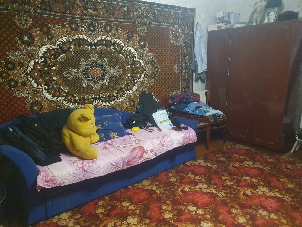 Продається будинок в центрально - міському районі .