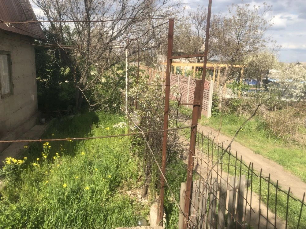 For sale large country plot in the area of Novaya Ivanovka nearby