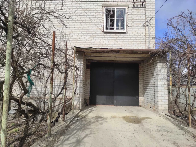 Продам 2-х поверховий будинок на Зарічному