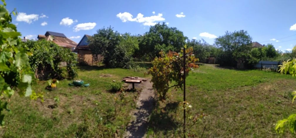 Дом (75 М2), земельный участок (9,5 соток).