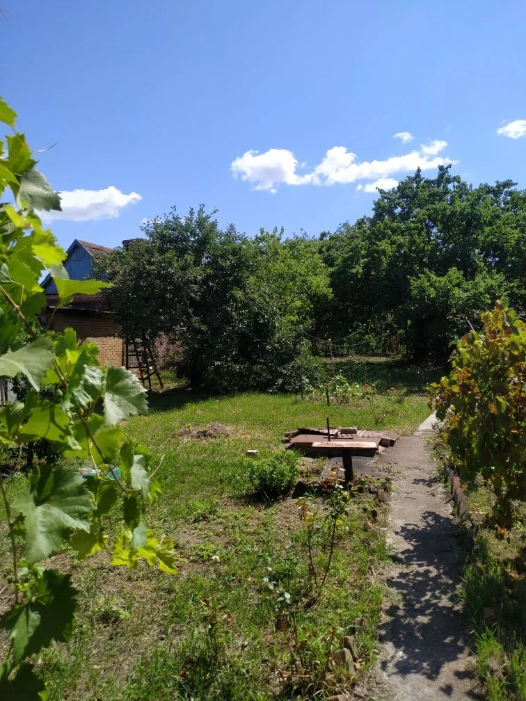 Дом (75 М2), земельный участок (9,5 соток).