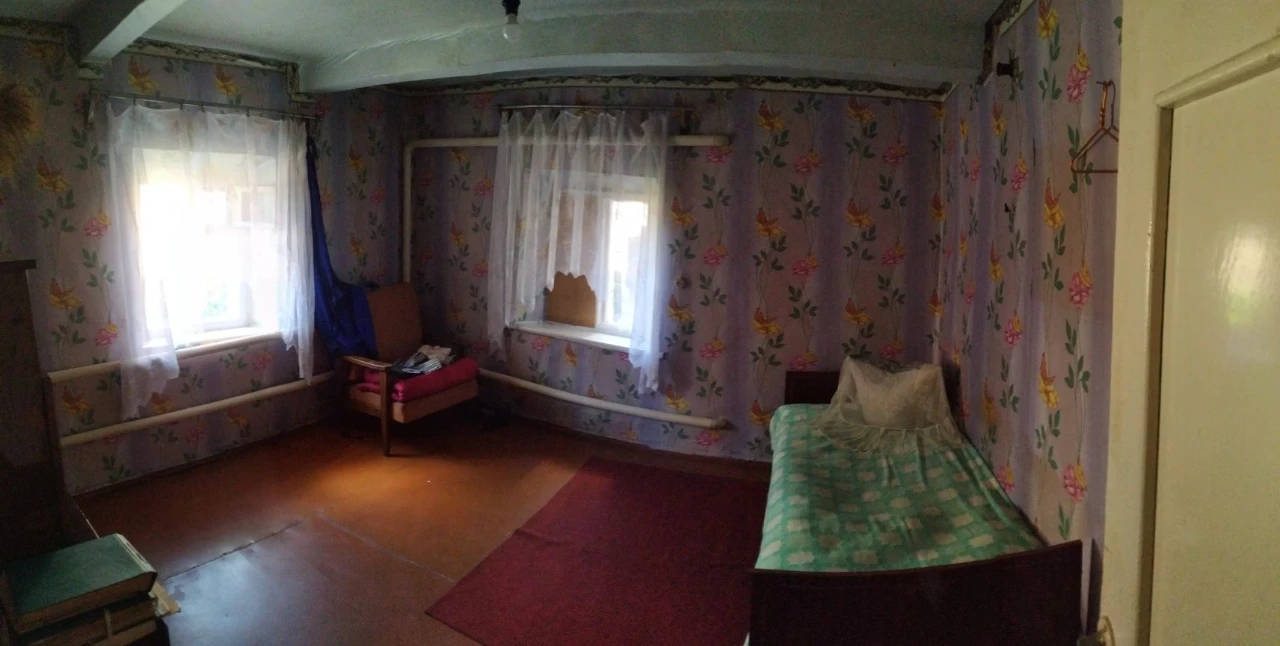 Дом (75 М2), земельный участок (9,5 соток).