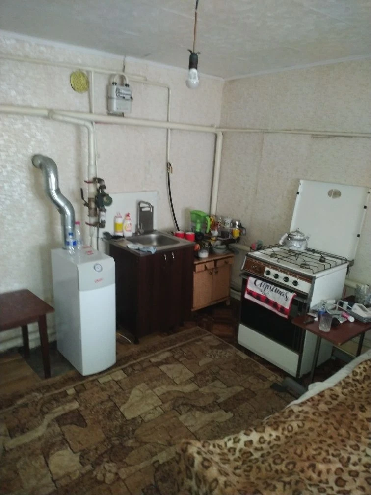 Дом (75 М2), земельный участок (9,5 соток).