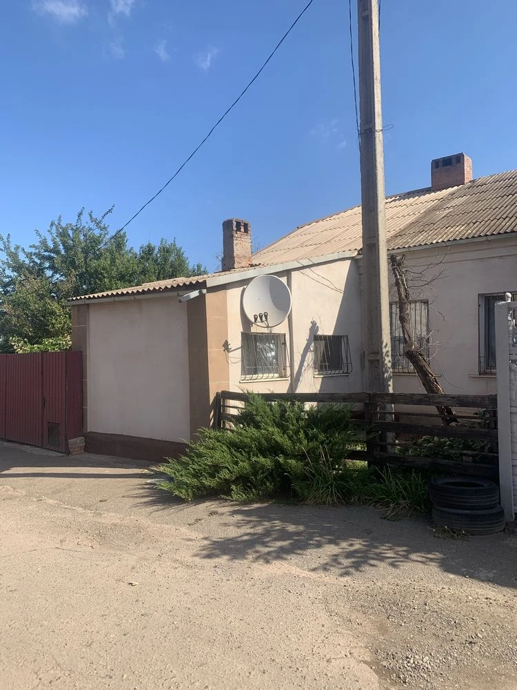 Sale of 1/4 share of a cottage in quarter 95