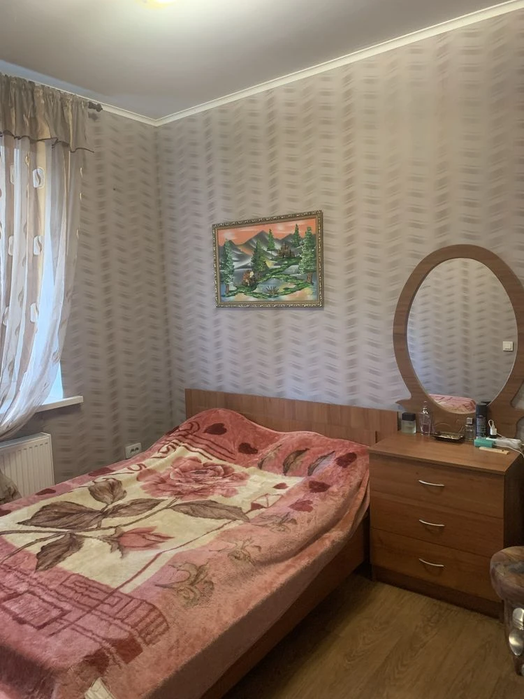 Sale of 1/4 share of a cottage in quarter 95