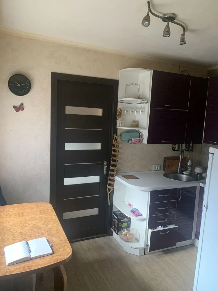 Sale of 1/4 share of a cottage in quarter 95