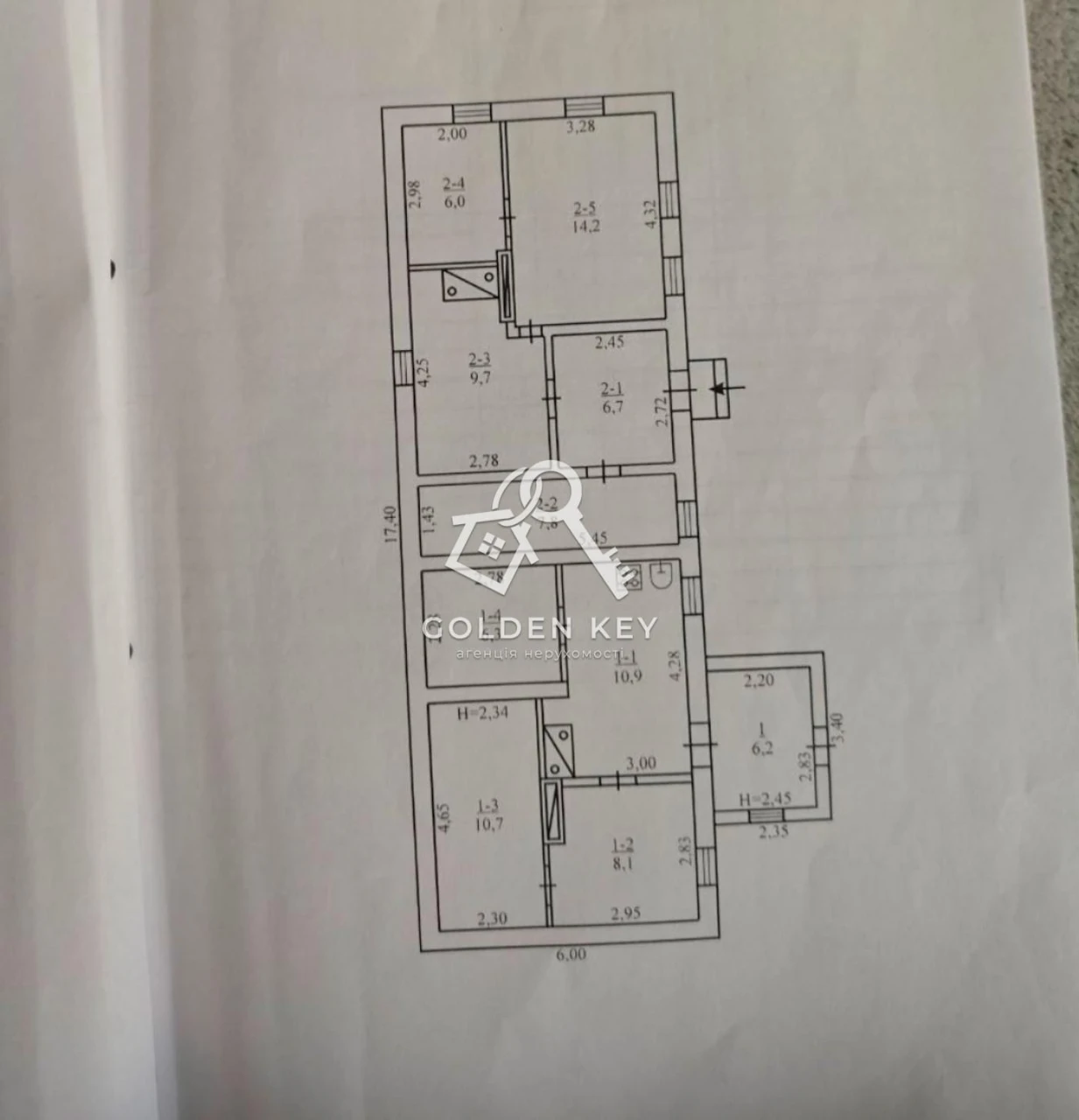 Sale of house and land plot of 10 acres.