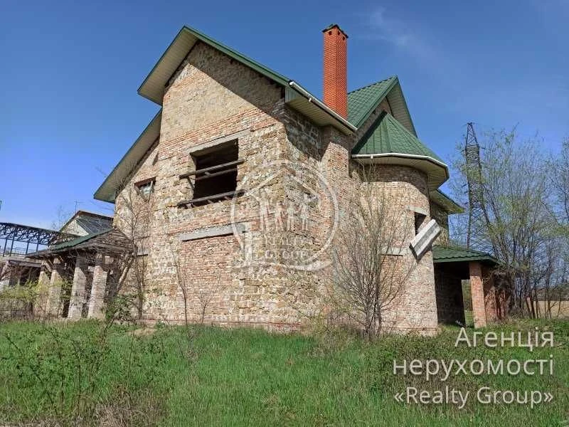 Sale of a two-story house, Karachuny (Laboratory Street)