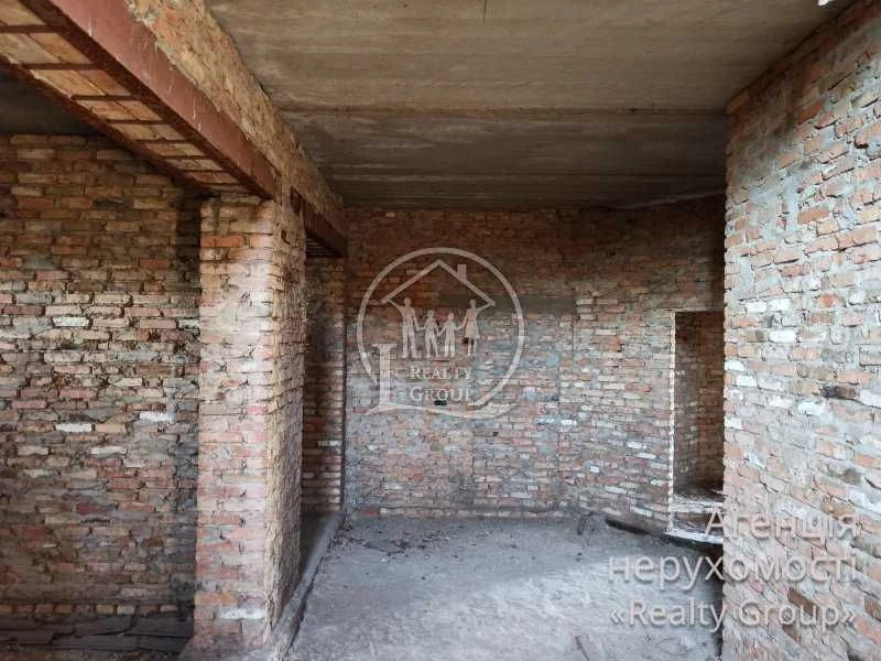 Sale of a two-story house, Karachuny (Laboratory Street)