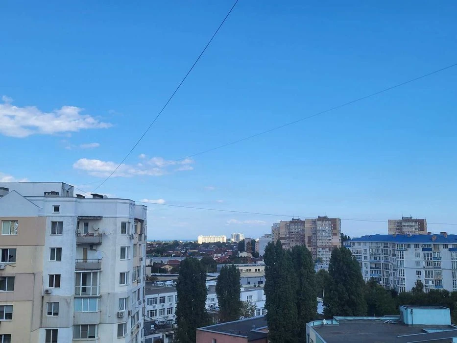 Просторная 3 комнатная Топольная/Королева.