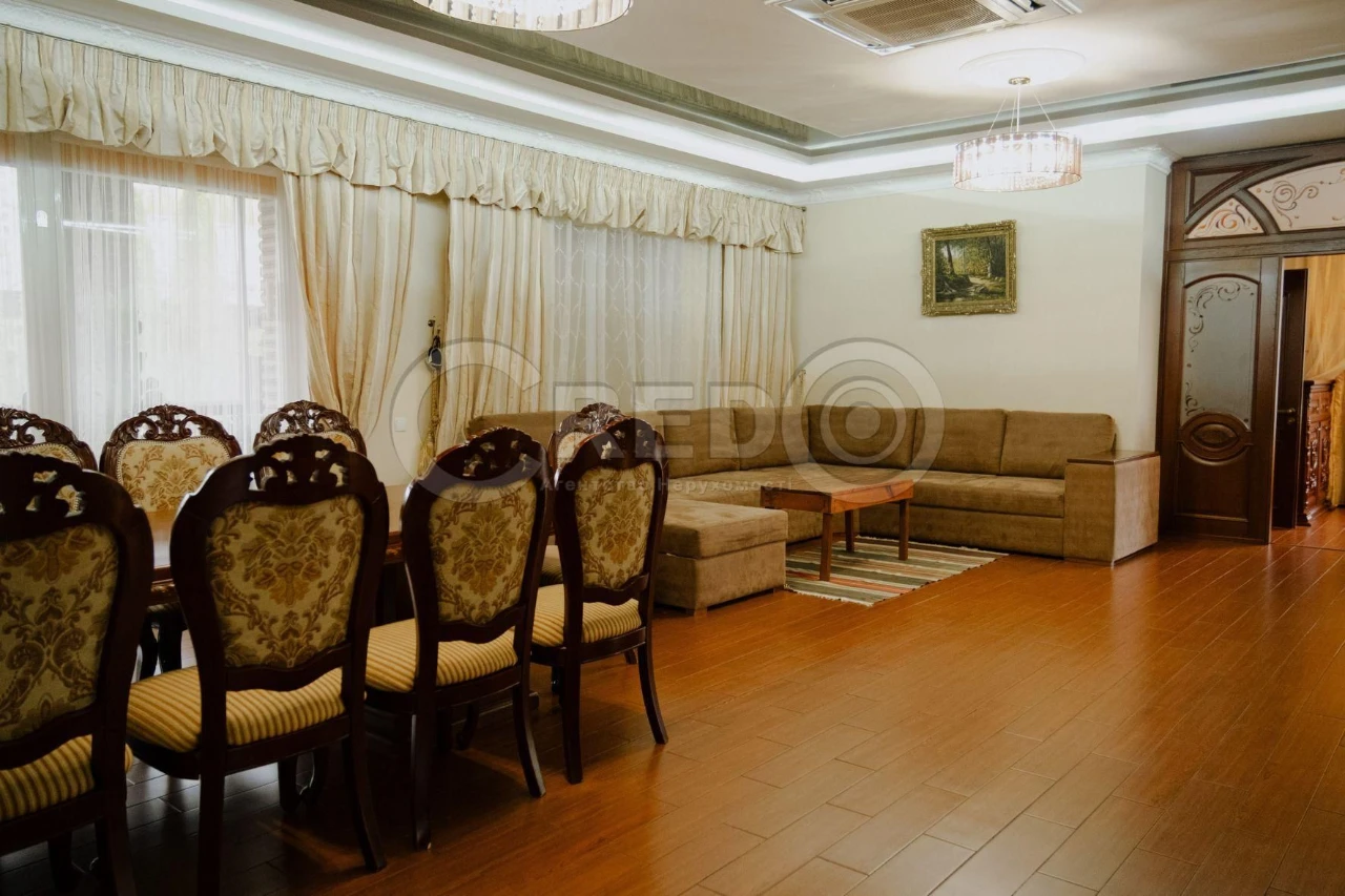 Продаж будинку в Центрально Міському районі.