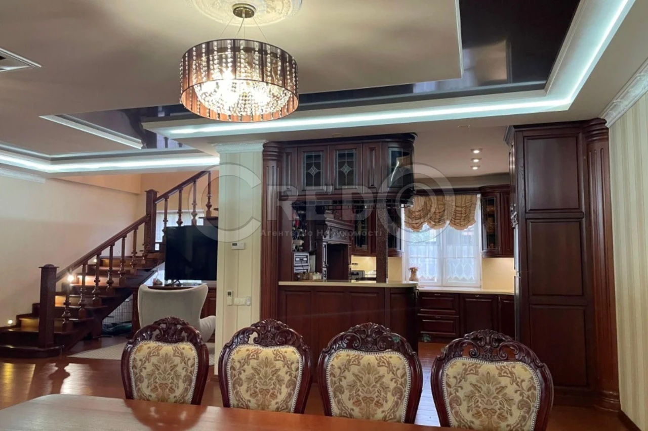 Продаж будинку в Центрально Міському районі.