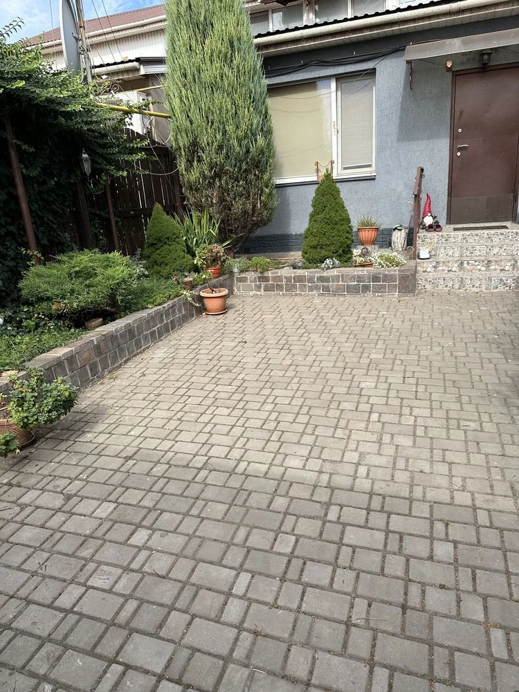 Продається будинок у центральному районі міста
