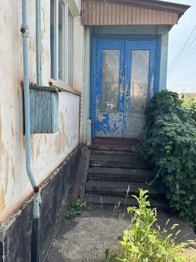 Продається будинок в центрально міському районі .