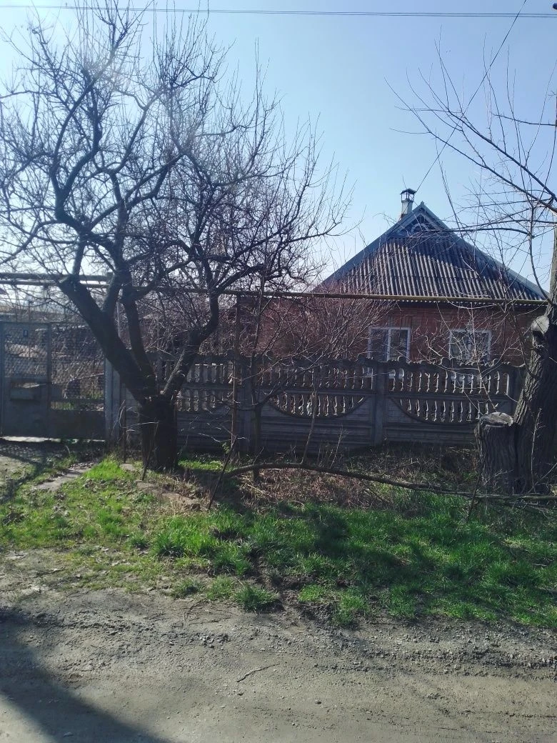 For sale, one-story house