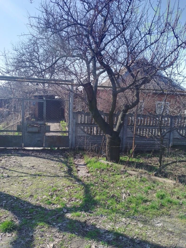 For sale, one-story house