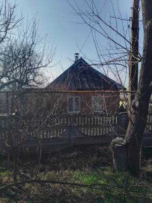 For sale, one-story house