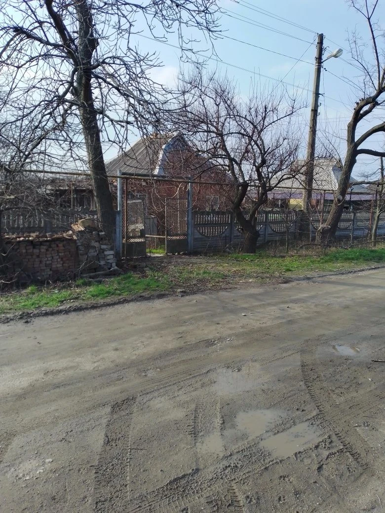 For sale, one-story house