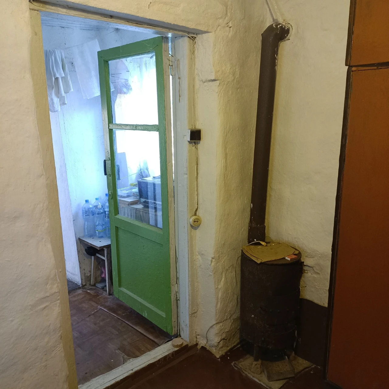 For sale: Cottage, garden.