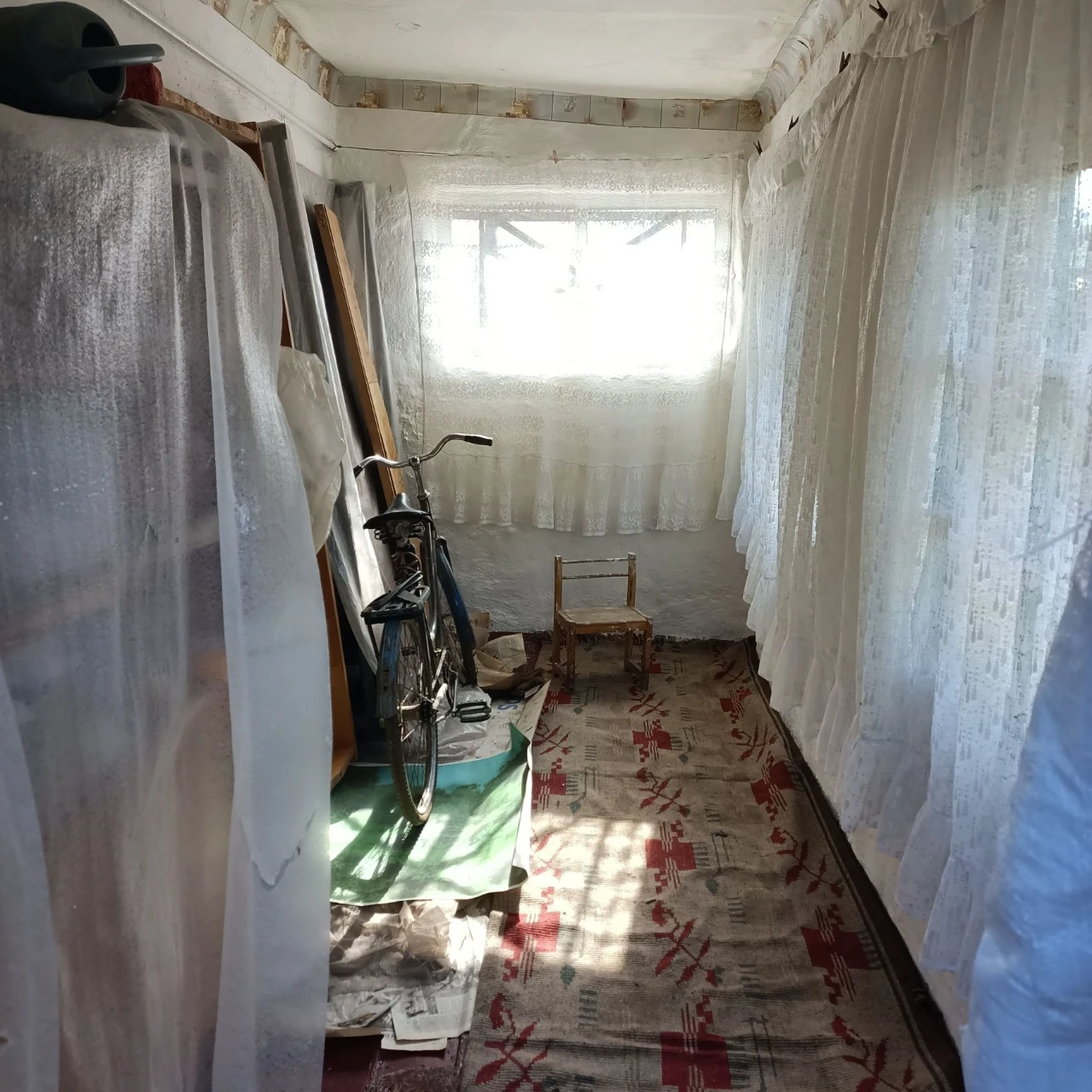 For sale: Cottage, garden.