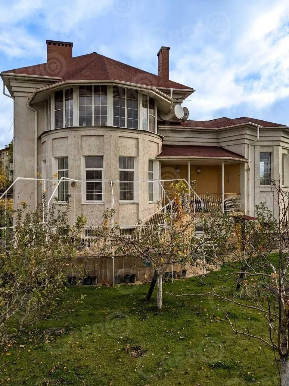 House for sale, 420 sq.m., "Svitanok" area
