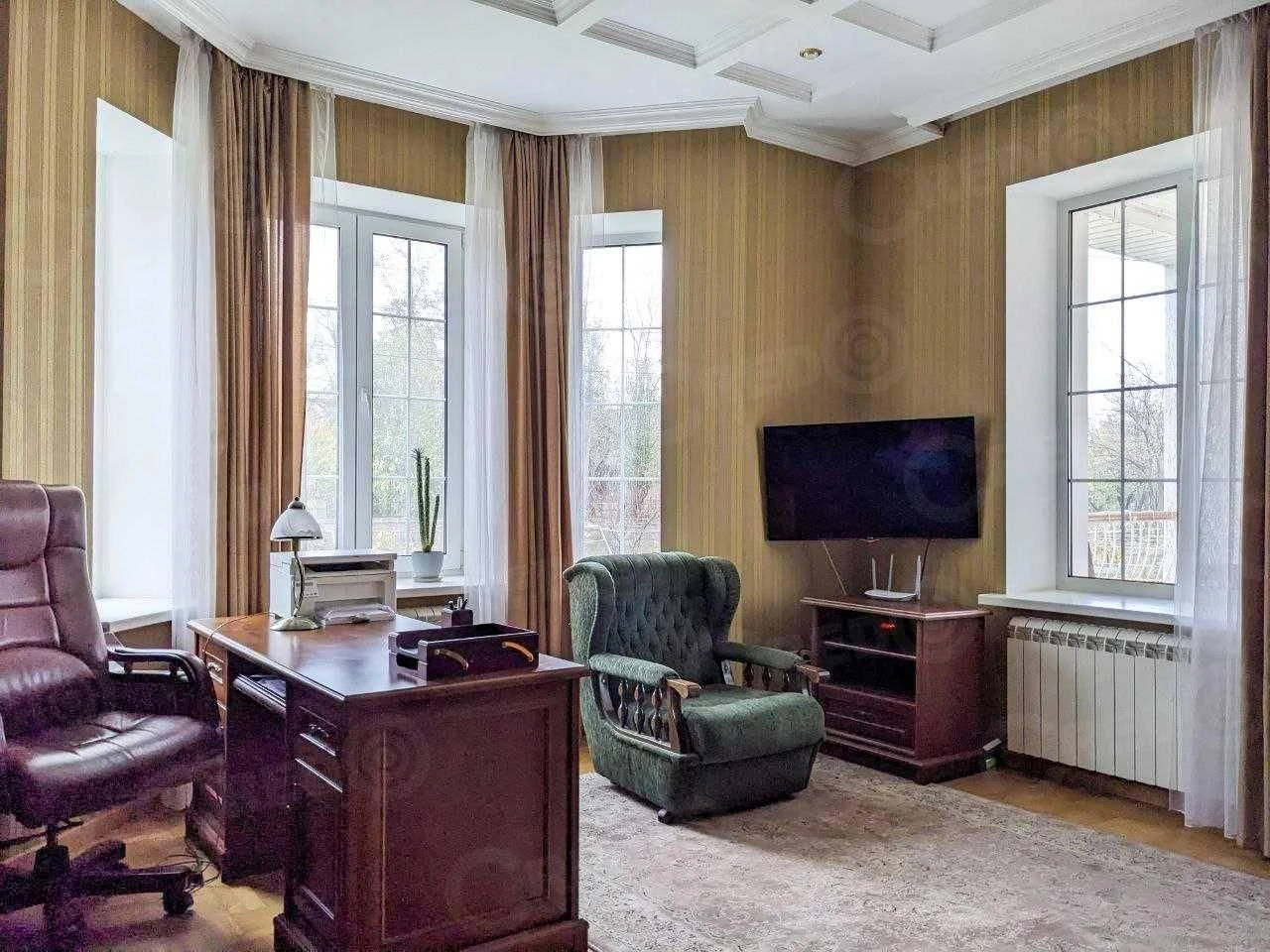 House for sale, 420 sq.m., "Svitanok" area