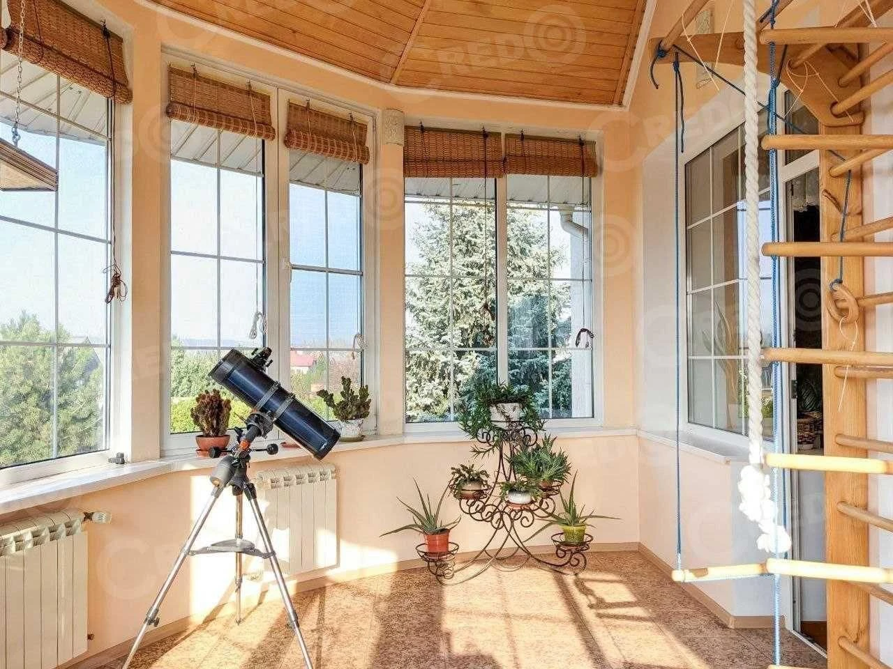 House for sale, 420 sq.m., "Svitanok" area