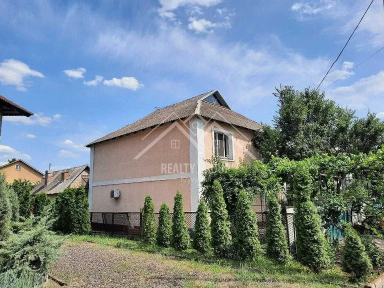 Продається двоповерховий будинок у Тернівському районі, 17-й