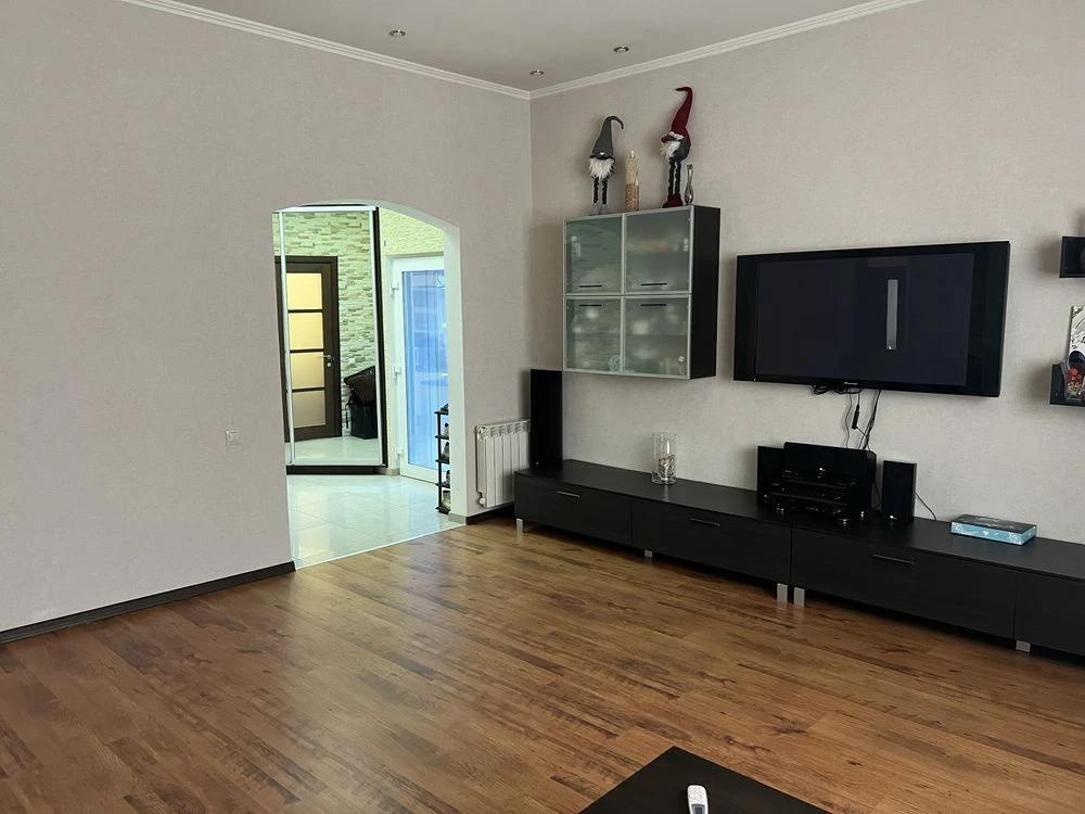 Spacious house in the Central District