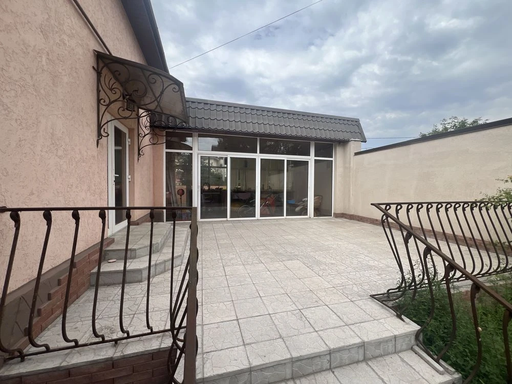 Spacious house in the Central District