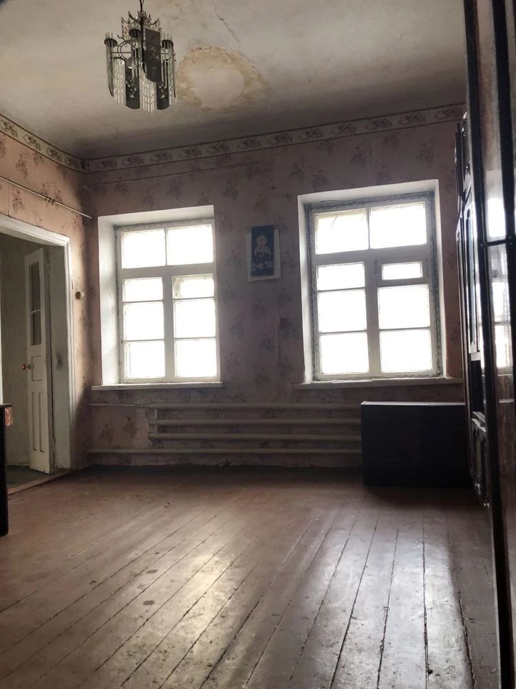 1/4 of a house on Zheltoorechenskaya Street, 68 square meters, gas, water, in the Rokovataya district