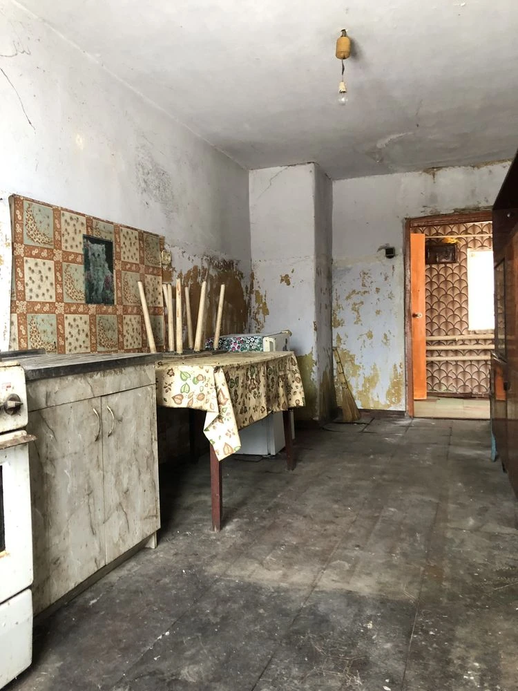 1/4 of a house on Zheltoorechenskaya Street, 68 square meters, gas, water, in the Rokovataya district