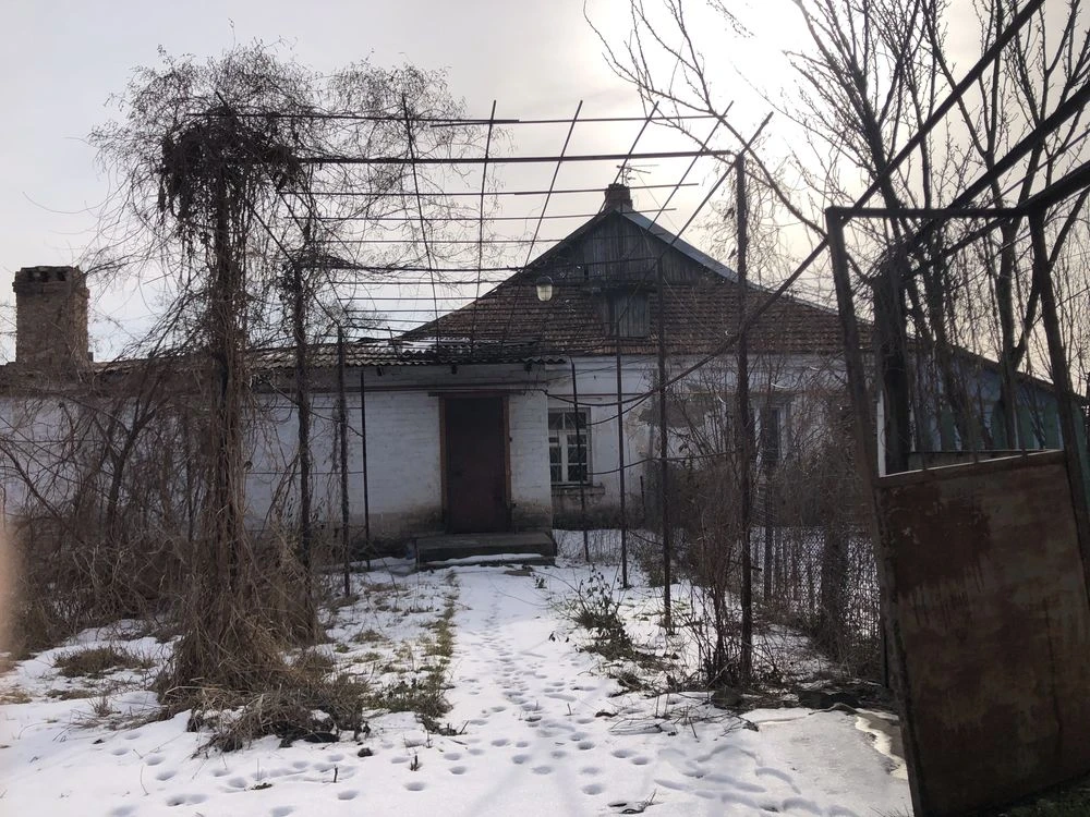 1/4 of a house on Zheltoorechenskaya Street, 68 square meters, gas, water, in the Rokovataya district