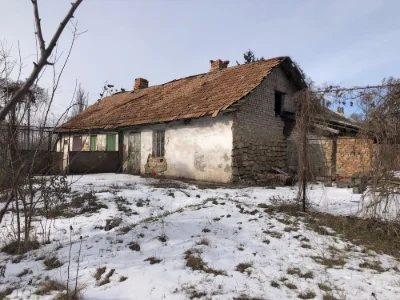 1/4 of a house on Zheltoorechenskaya Street, 68 square meters, gas, water, in the Rokovataya district