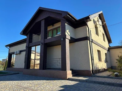 НОВА ЦІНА. Продаж двоповерхового будинку в Ц-М районі, Карач