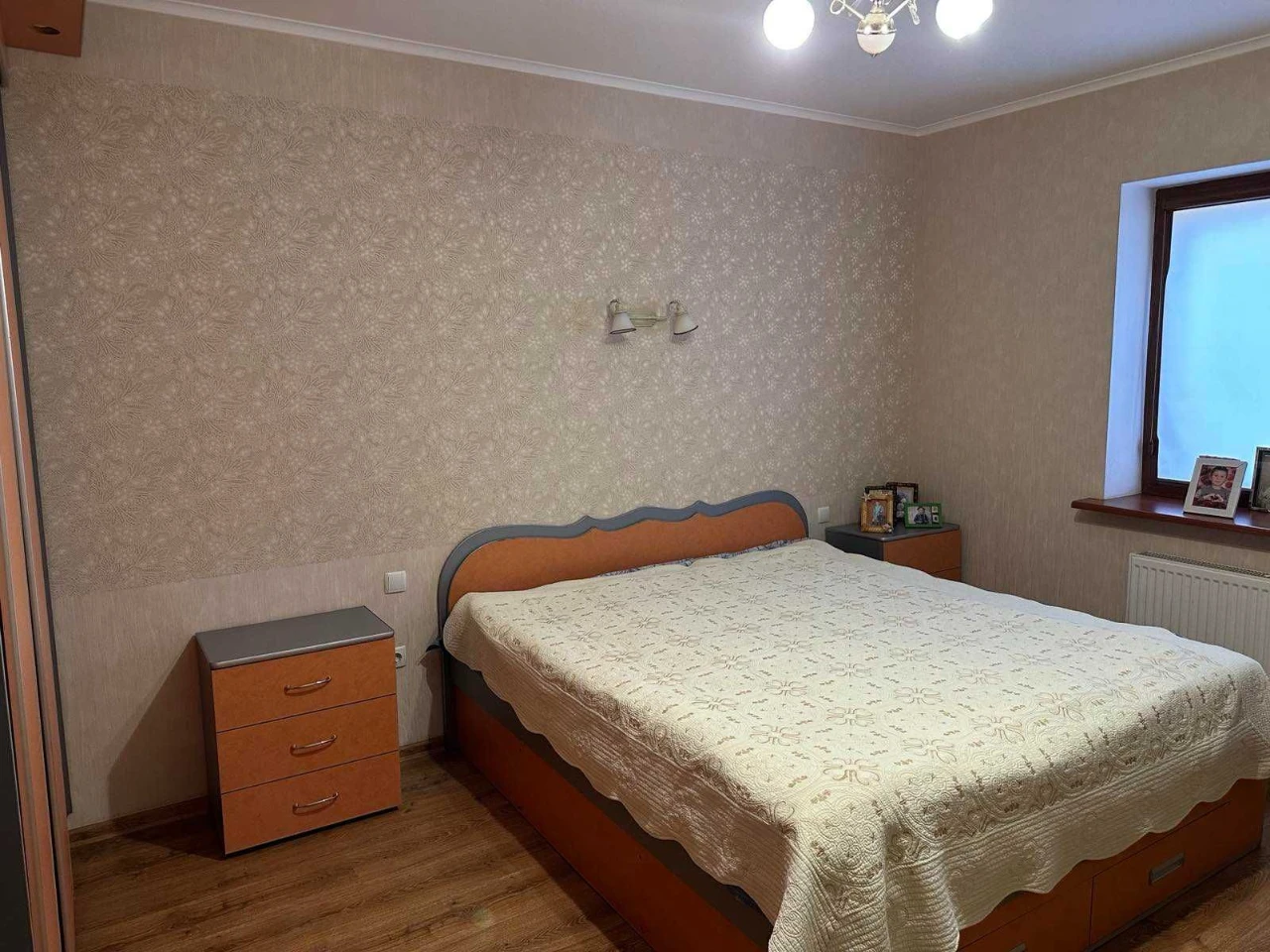 НОВА ЦІНА. Продаж двоповерхового будинку в Ц-М районі, Карач