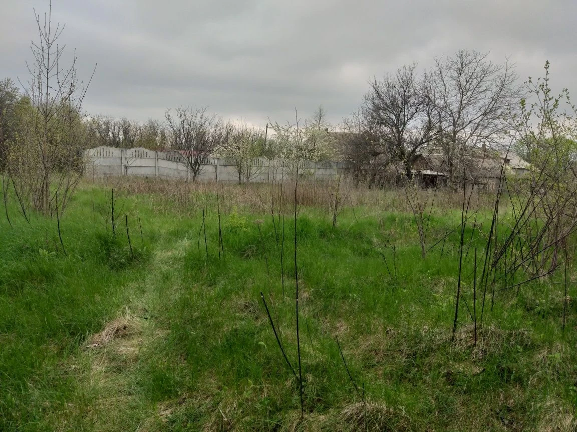 For Sale: House on a plot of land in Lesniche