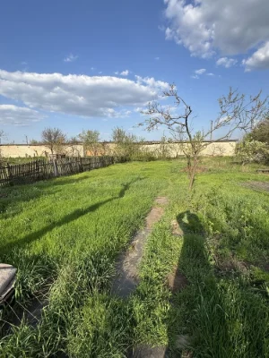 Продається будинок в центрально - міському районі .