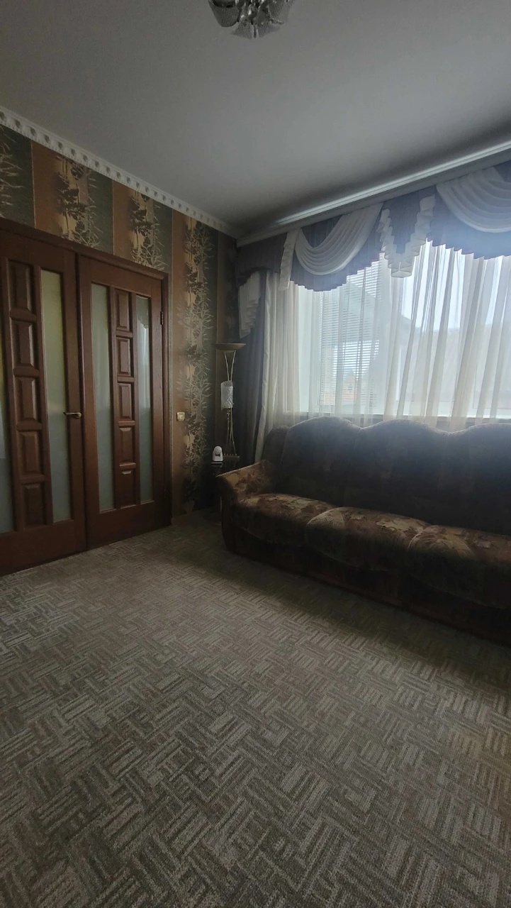 Продам відмінний будинок в передмісті Марганця.