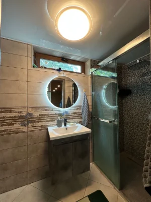 House for sale with furniture and appliances