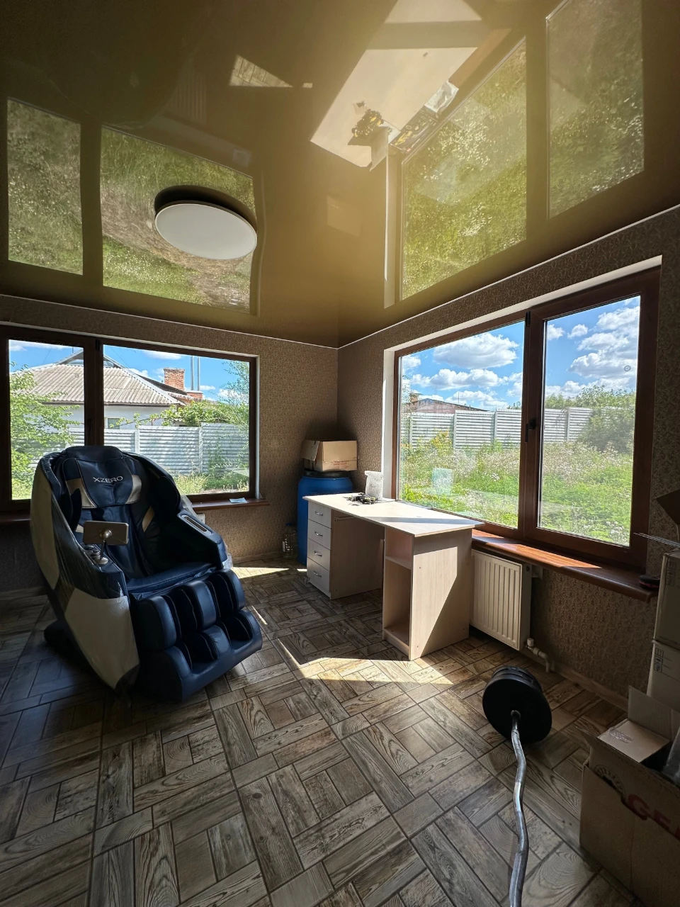 House for sale with furniture and appliances