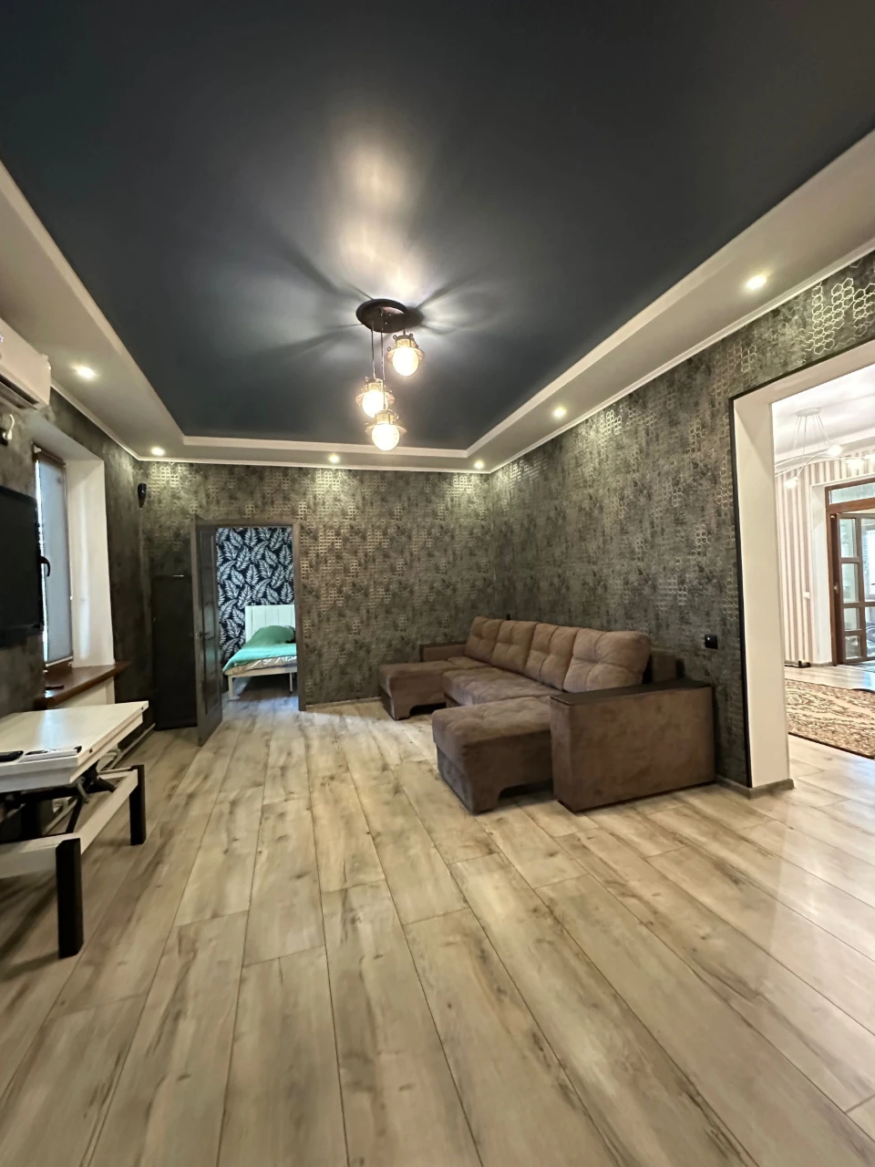 House for sale with furniture and appliances